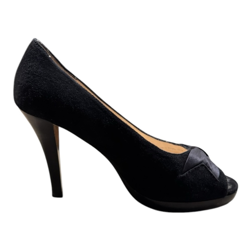 EUC DaniBlack Black Suede Leather Peep-Toe Pump with Bow Detail Womens…